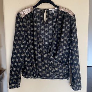House of Harlow 1960 M blouse Skulls & Sequin